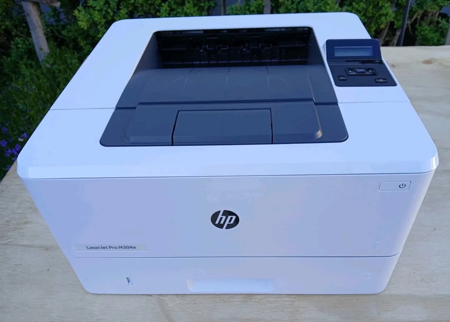 HP Laser Jet Pro M304a Laserdrucker S/W Wie Neu + HP Toner + USB + A4 + Win 10 !